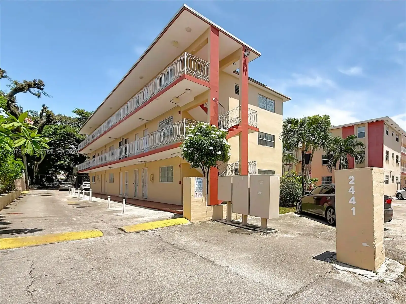 2441 NW 13th St # 67, Miami FL 33125