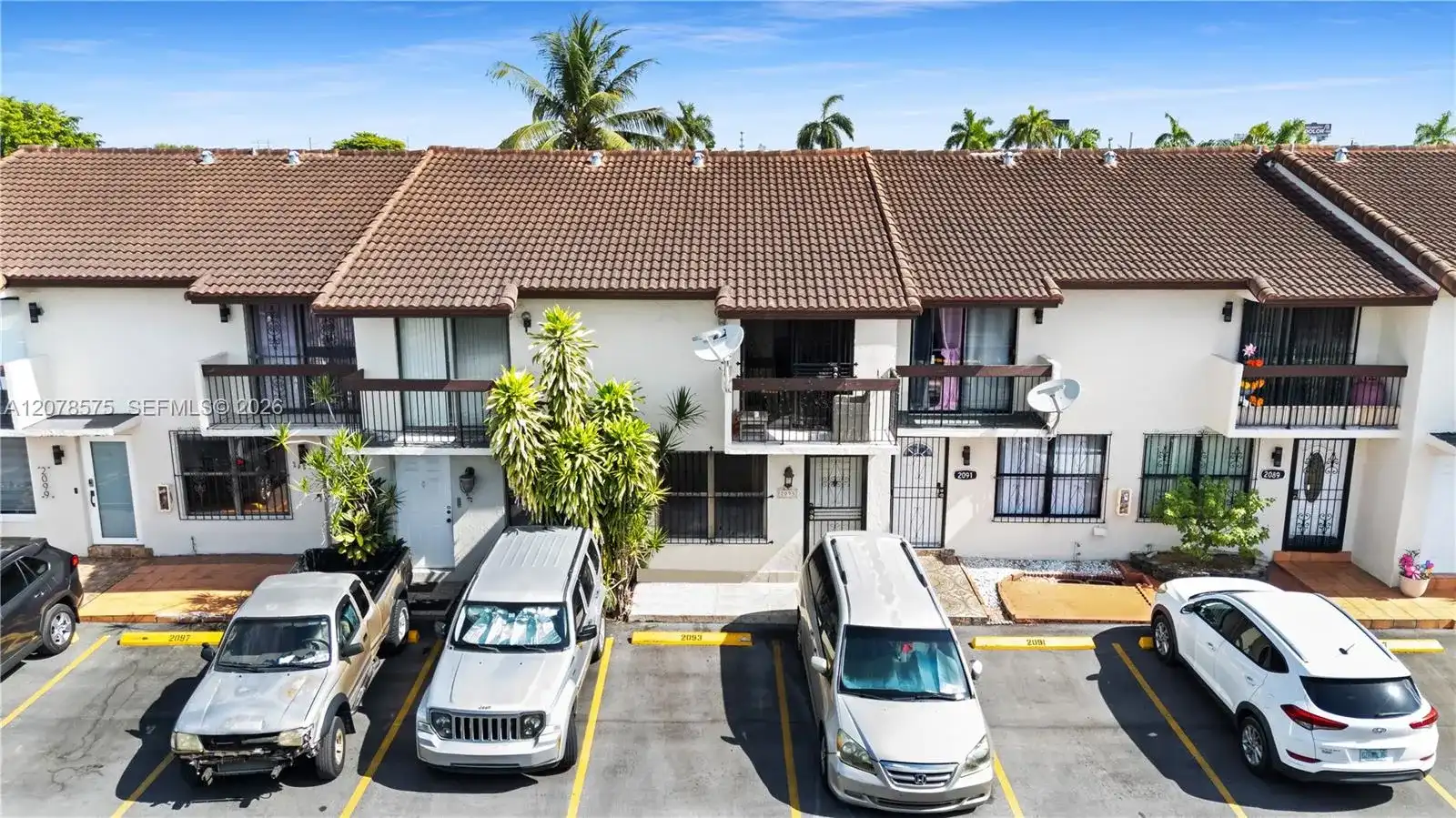 2093 W 54th Ter # 38, Hialeah FL 33016