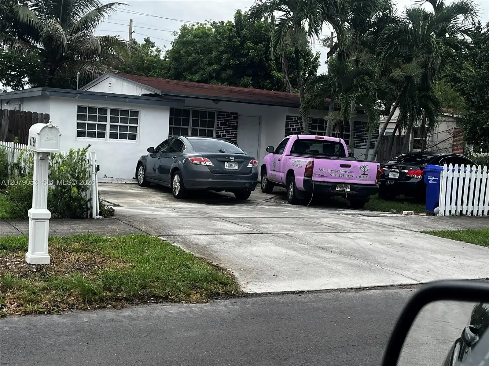 6125 Dawson St, Hollywood FL 33023