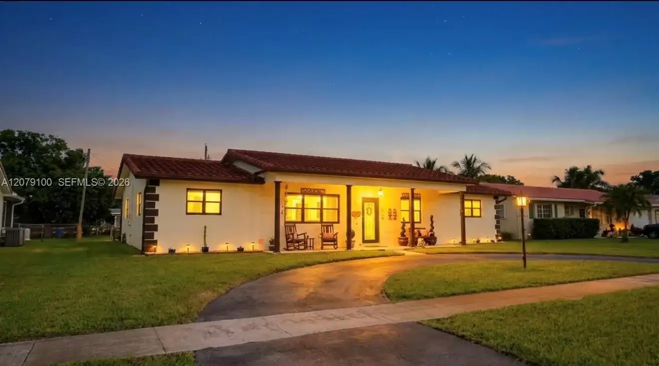 4301 Adams St, Hollywood FL 33021