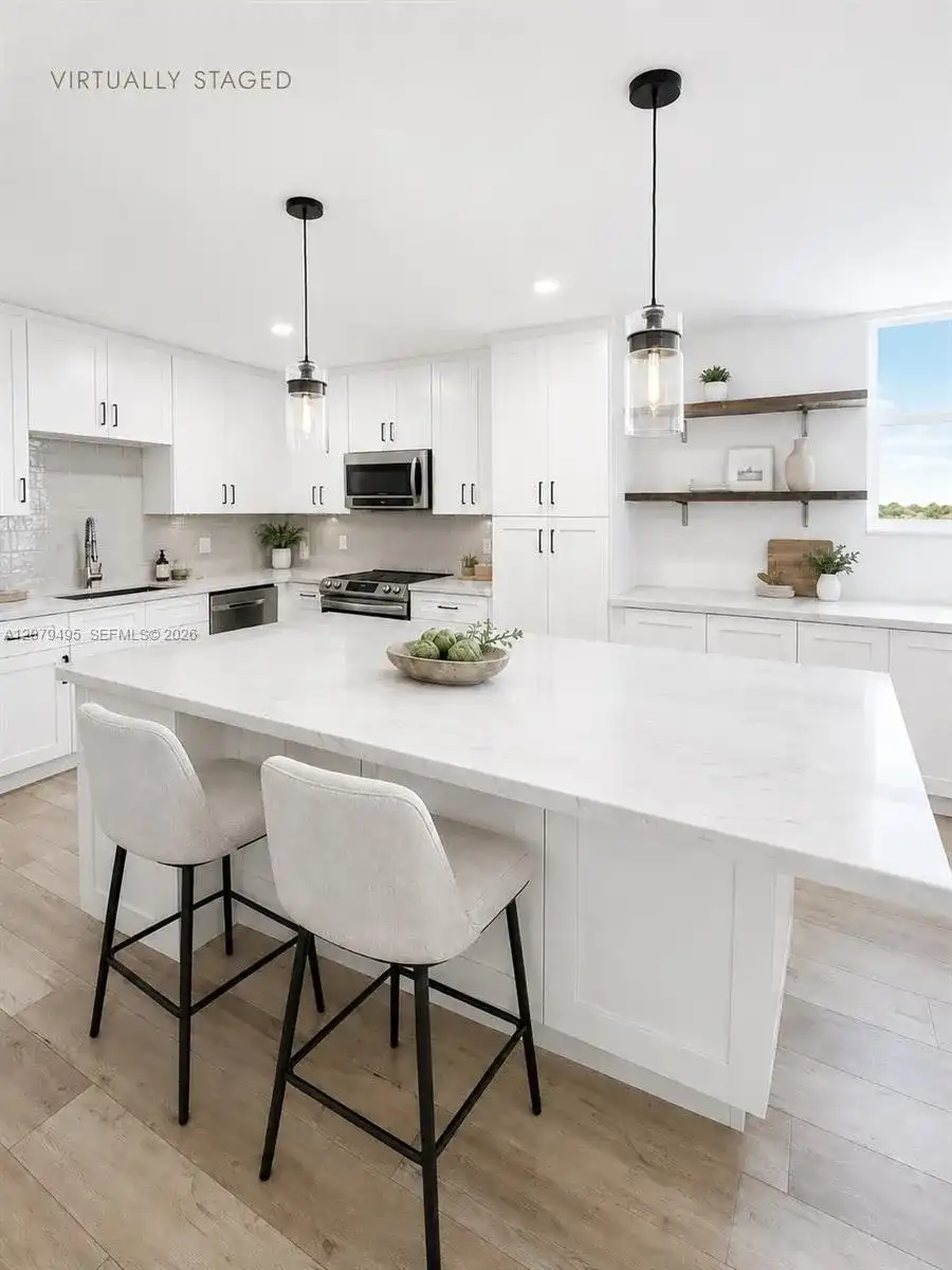 90 Edgewater Dr # 1101, Coral Gables FL 33133