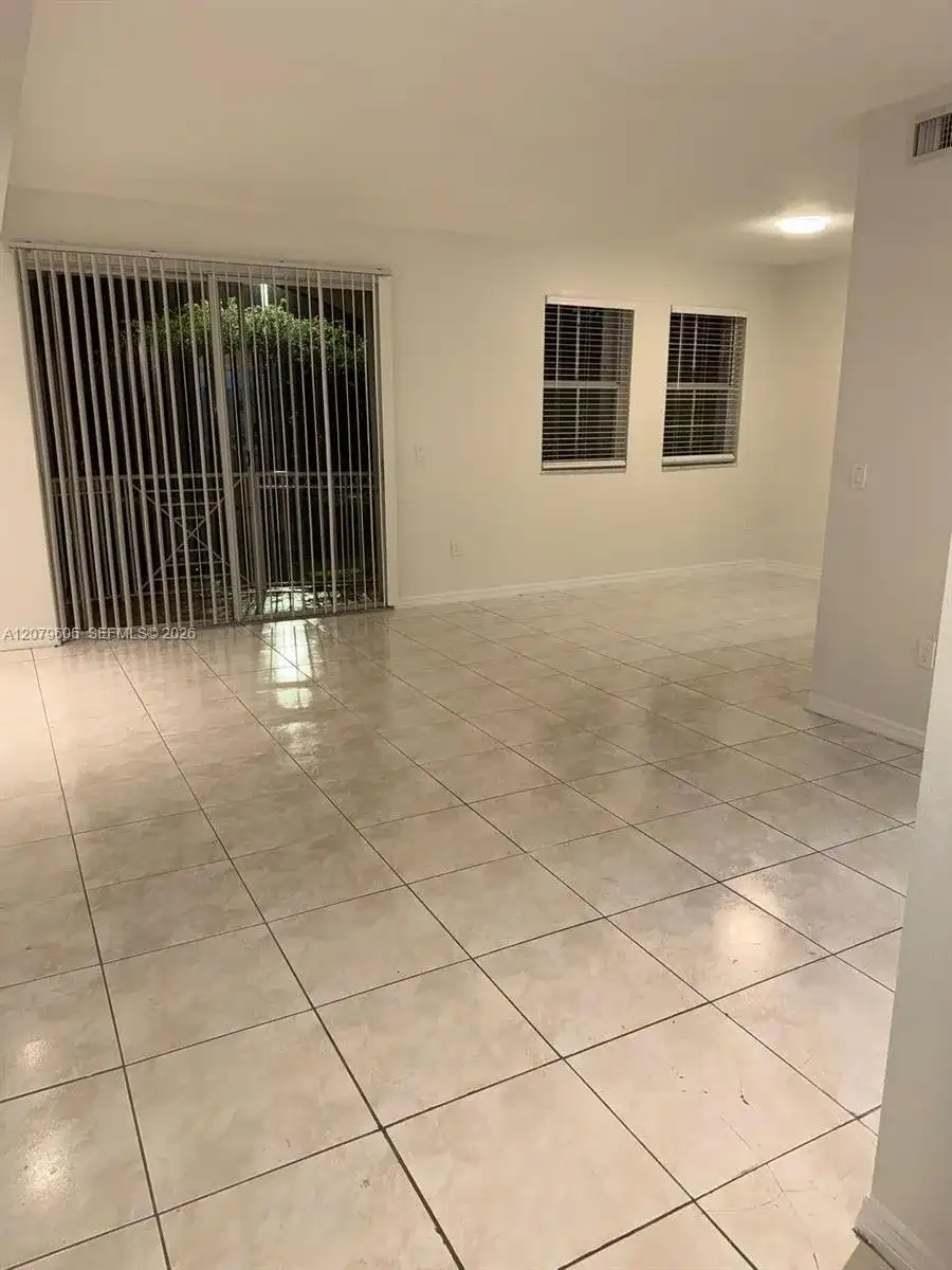8956 W Flagler St # 208, Miami FL 33174