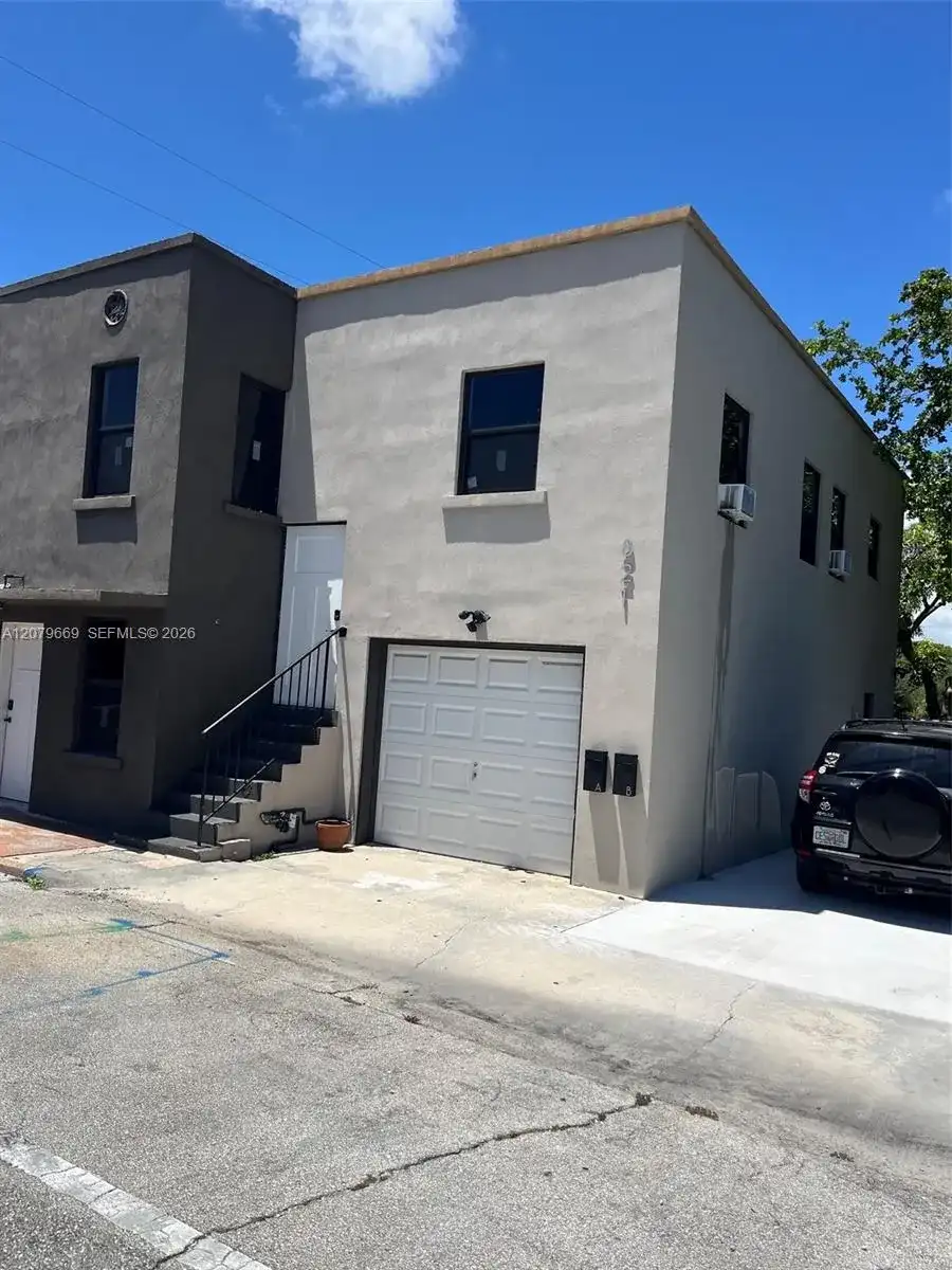 821 N Tamarind Ave # B, West Palm Beach FL 33401