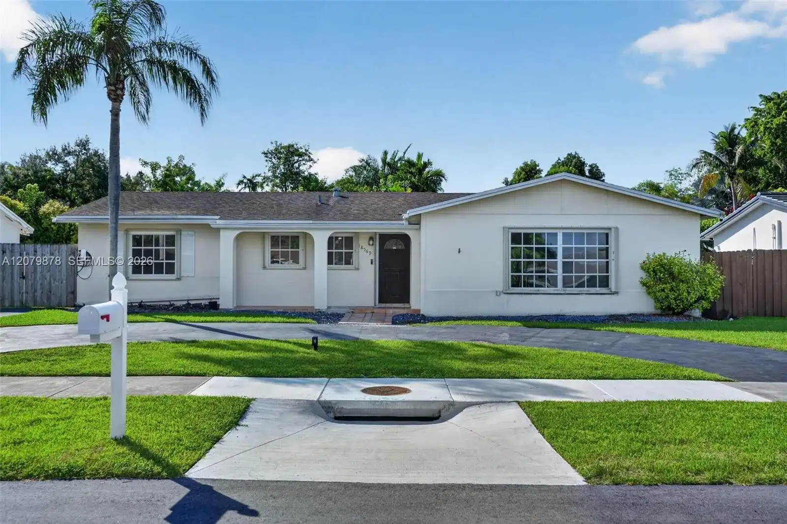 18569 SW 89th Pl, Cutler Bay FL 33157