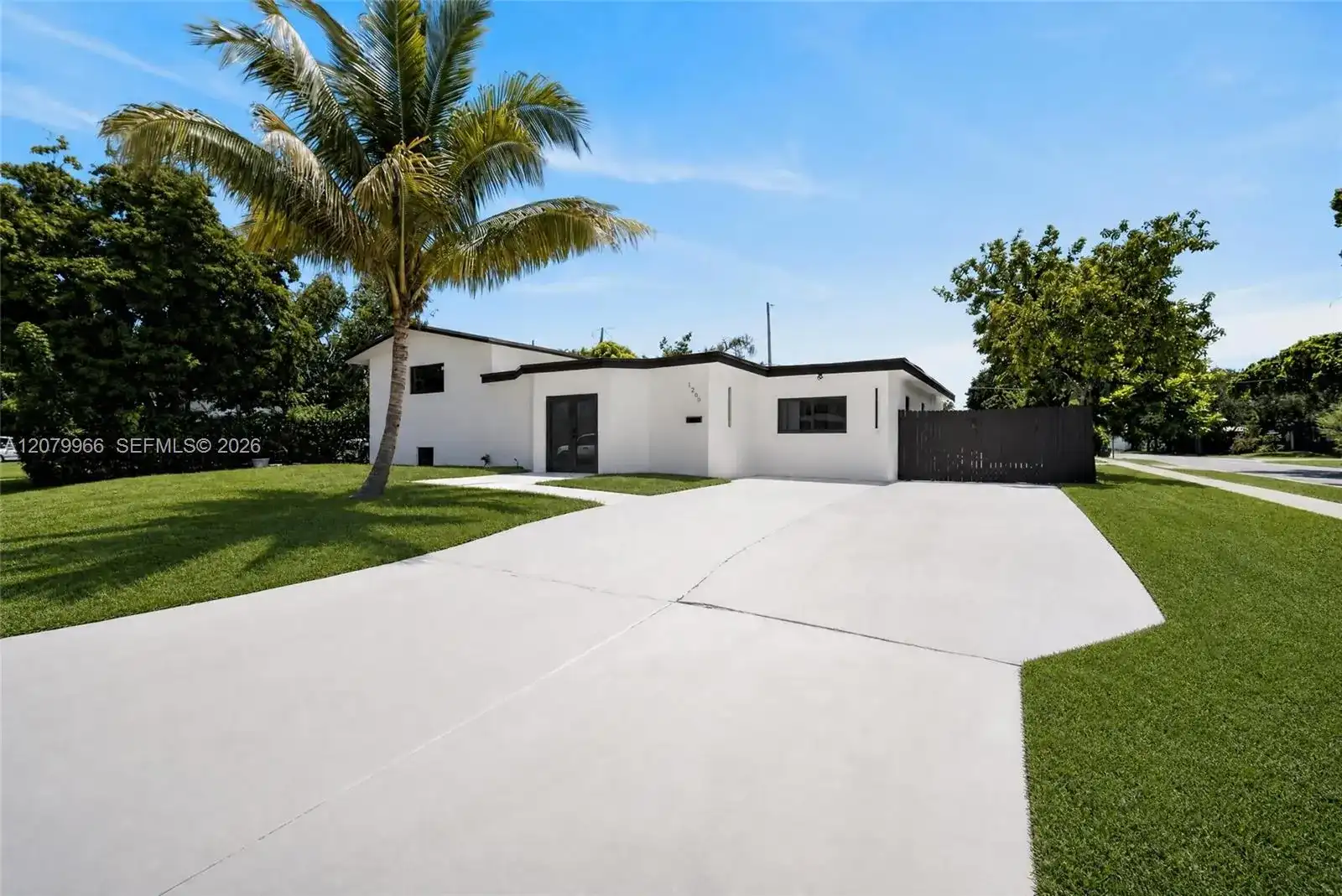 1200 NE 204th Ter, Miami FL 33179