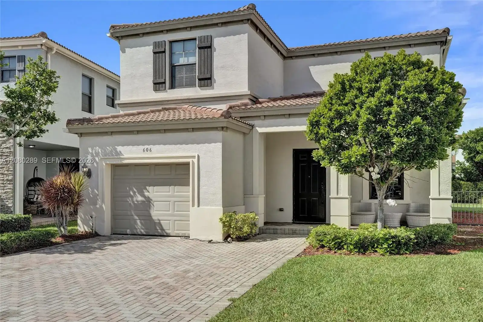 606 NE 191st Ter, Miami FL 33179