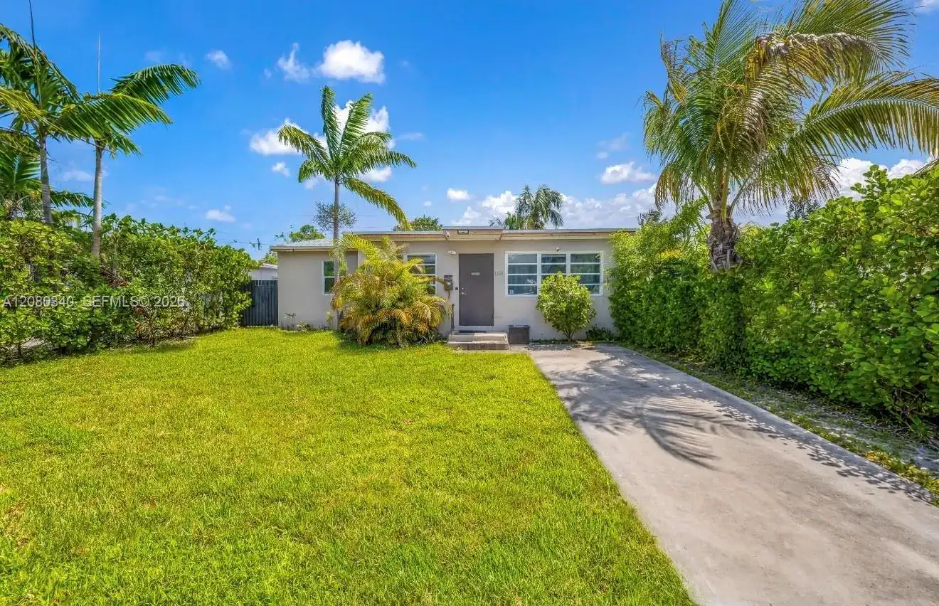2326 Harding St, Hollywood FL 33020