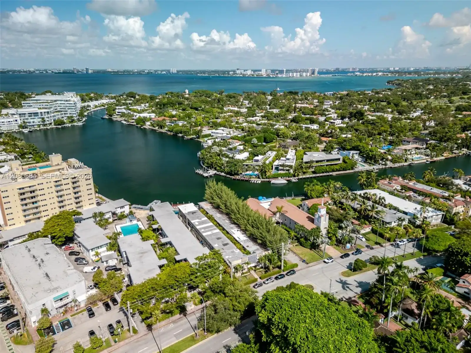 4730 Pine Tree Dr # 17, Miami Beach FL 33140
