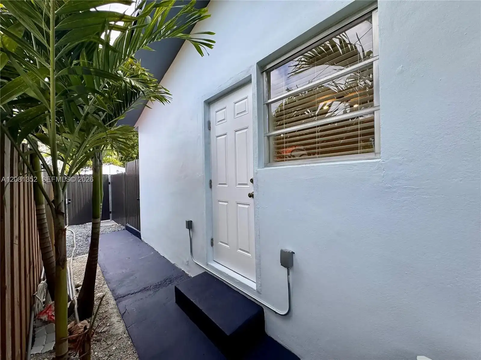 7137 SW 22nd St, Miami FL 33155
