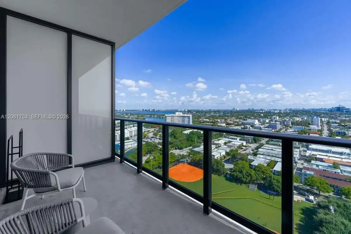 580 72ND st # 2105, Miami Beach FL 33141
