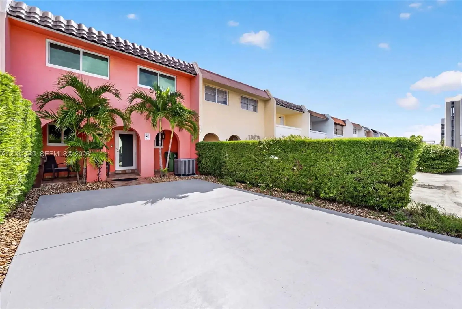 6965 W 2nd Way, Hialeah FL 33014