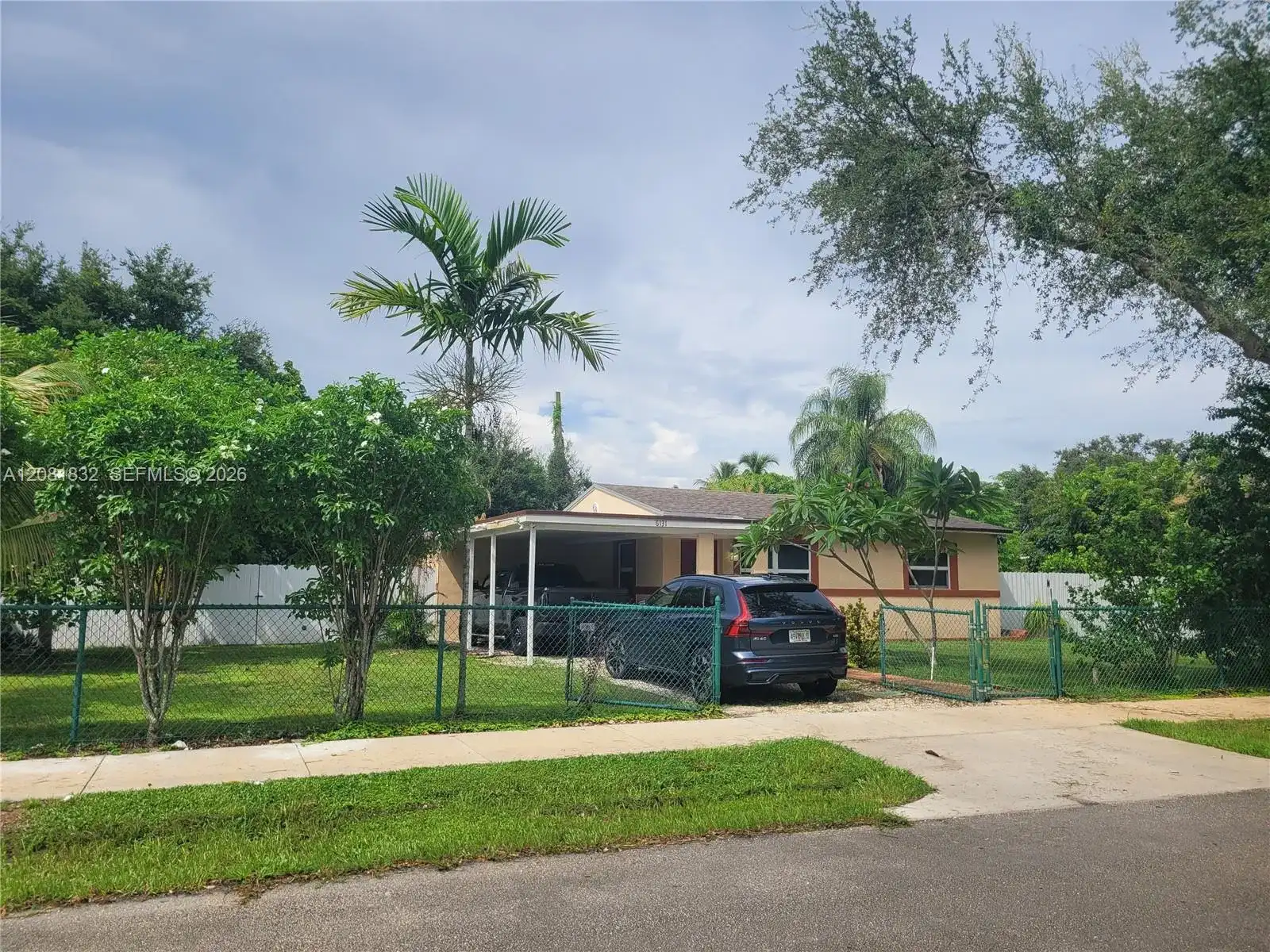6131 Fletcher St, Hollywood FL 33023