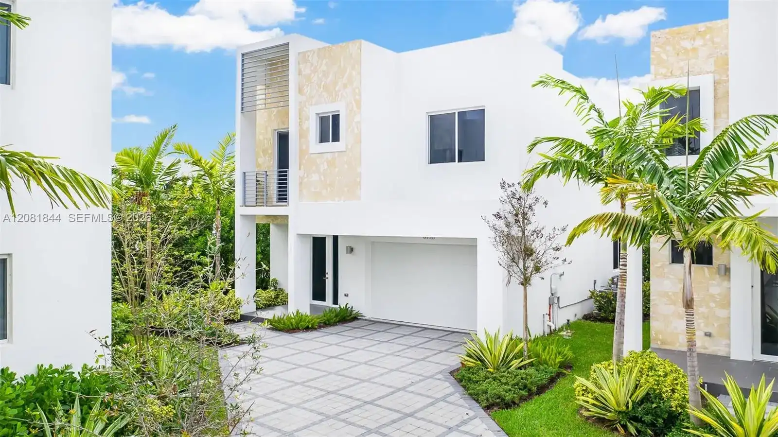 6810 NW 103rd Pl, Doral FL 33178