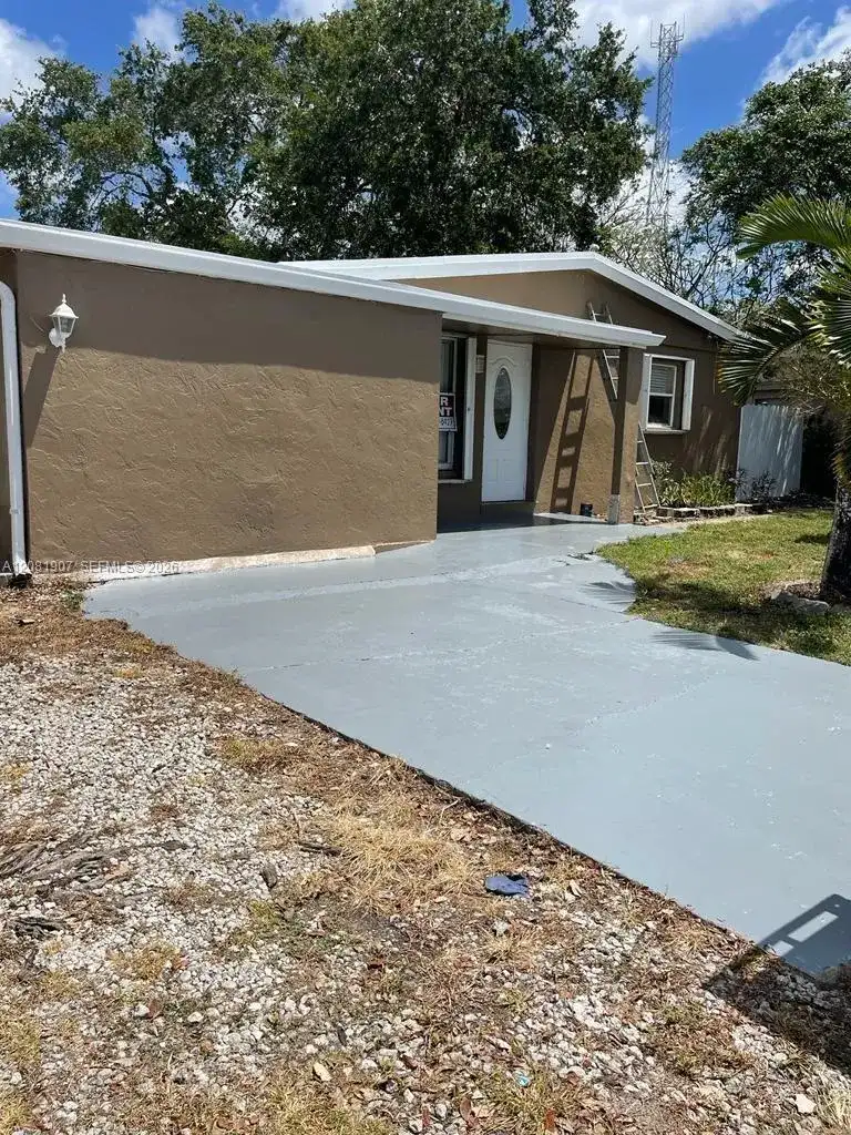 4041 SW 50th St, Dania Beach FL 33314