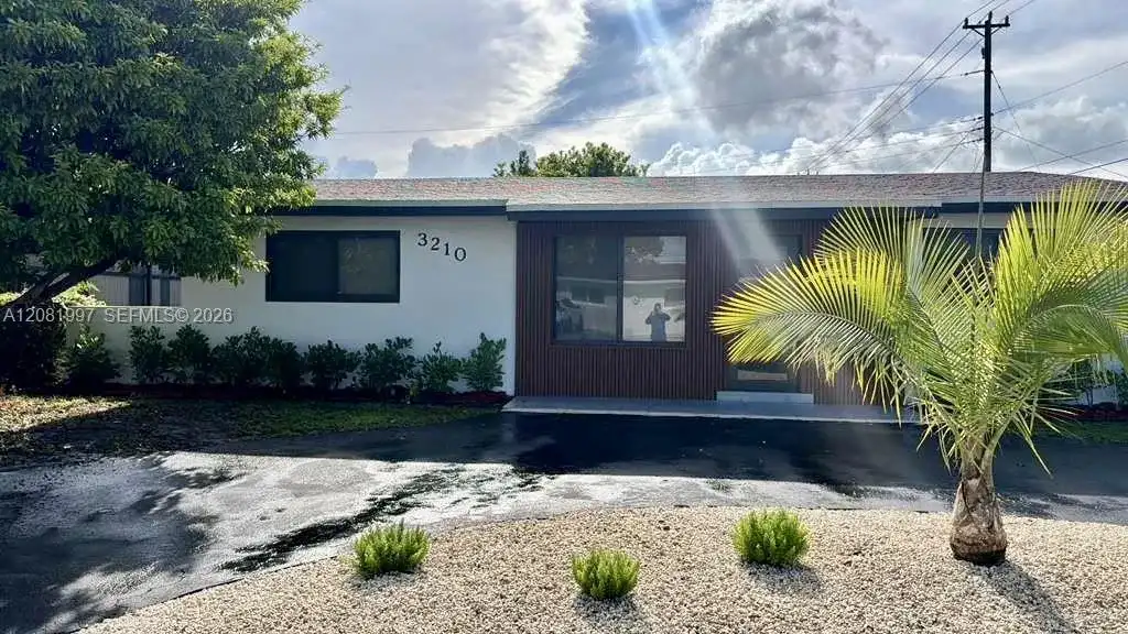 3210 SW 94th Ct, Miami FL 33165