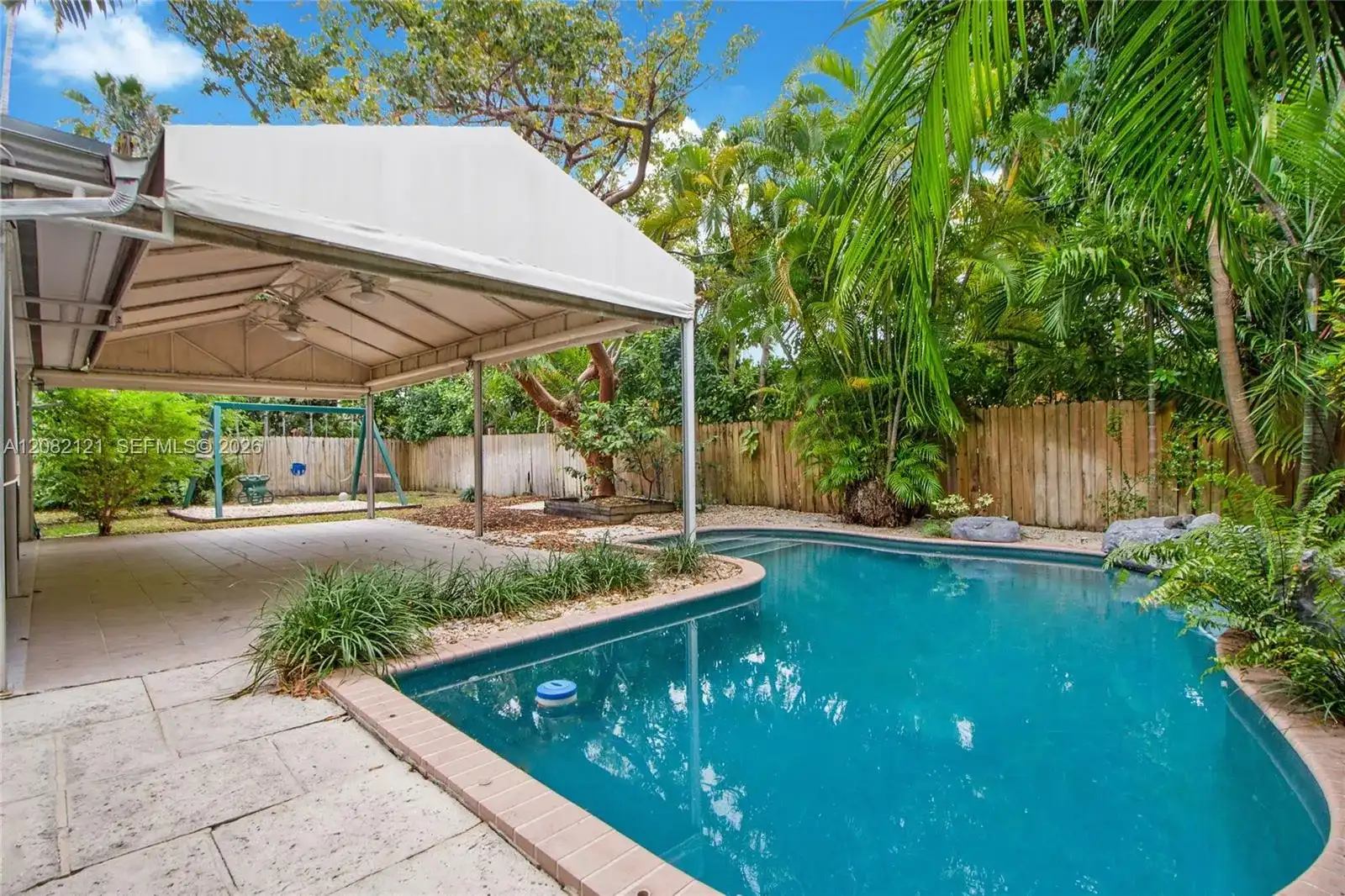 119 Harbor Dr, Key Biscayne FL 33149