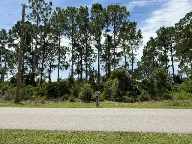 3607 Peugeot St, Sebring FL 33872