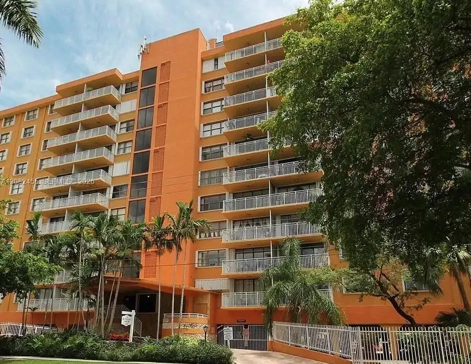 2450 NE 135th St # 102, North Miami FL 33181