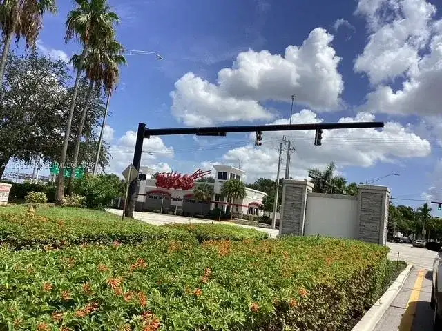 4915 NW 47th Ter, Tamarac FL 33319