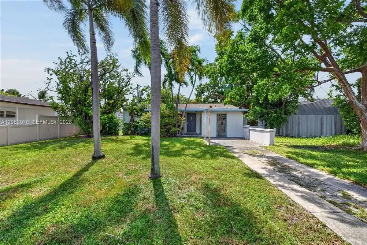 5619 NE 6th Ave, Oakland Park FL 33334