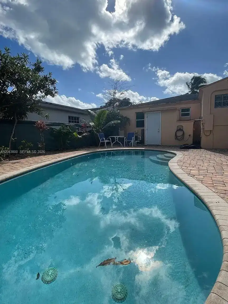 1721 Mayo St, Hollywood FL 33020