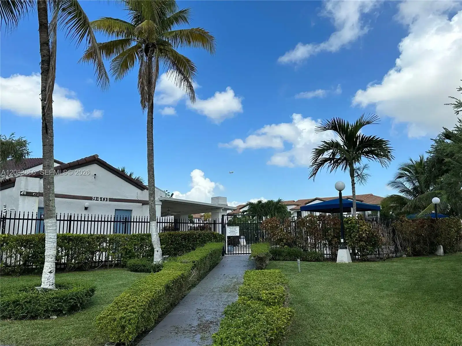 9435 Fontainebleau Blvd # 206, Miami FL 33172