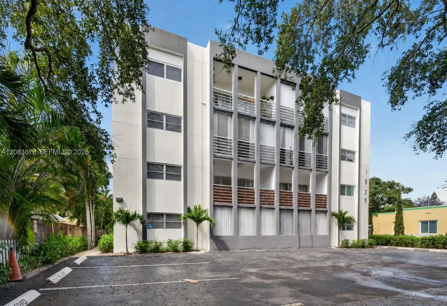 1939 Jefferson St # 204, Hollywood FL 33020