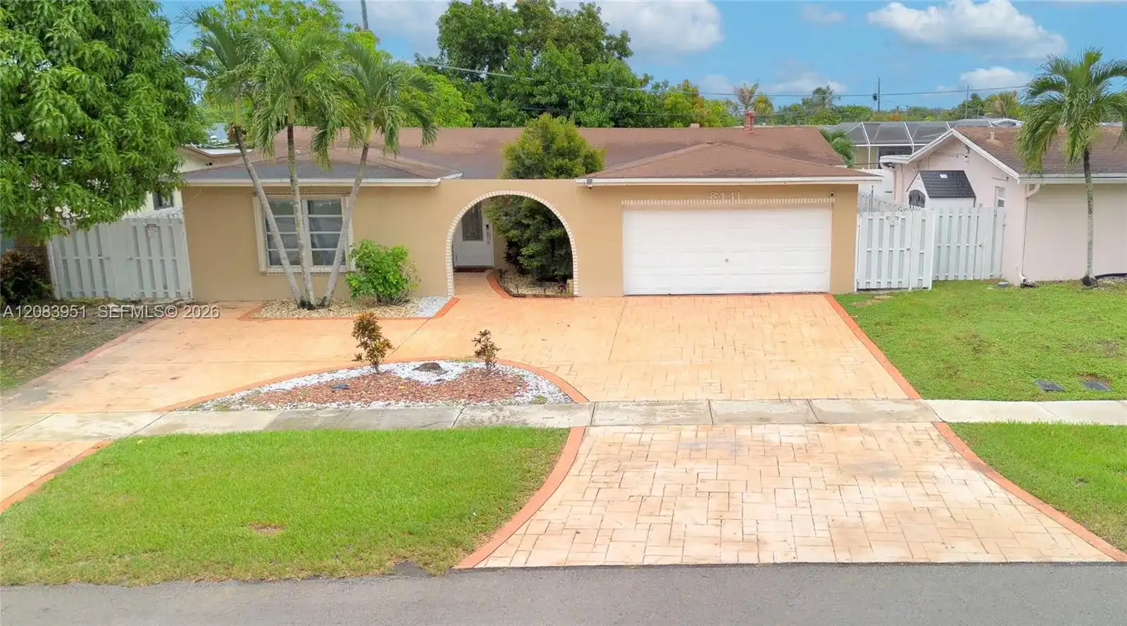 8441 Sunset Strip, Sunrise FL 33322