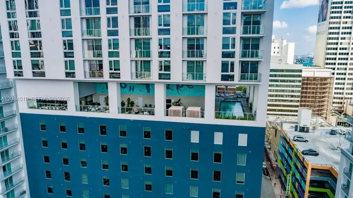 227 NE 2nd St # 3001, Miami FL 33132