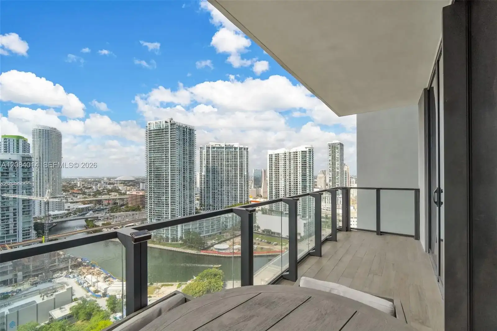 68 SE 6th St # 2406, Miami FL 33131