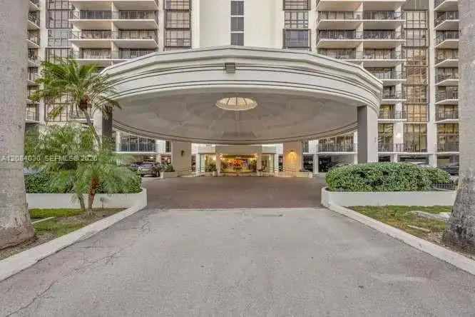 1450 Brickell Bay Dr # 511, Miami FL 33131