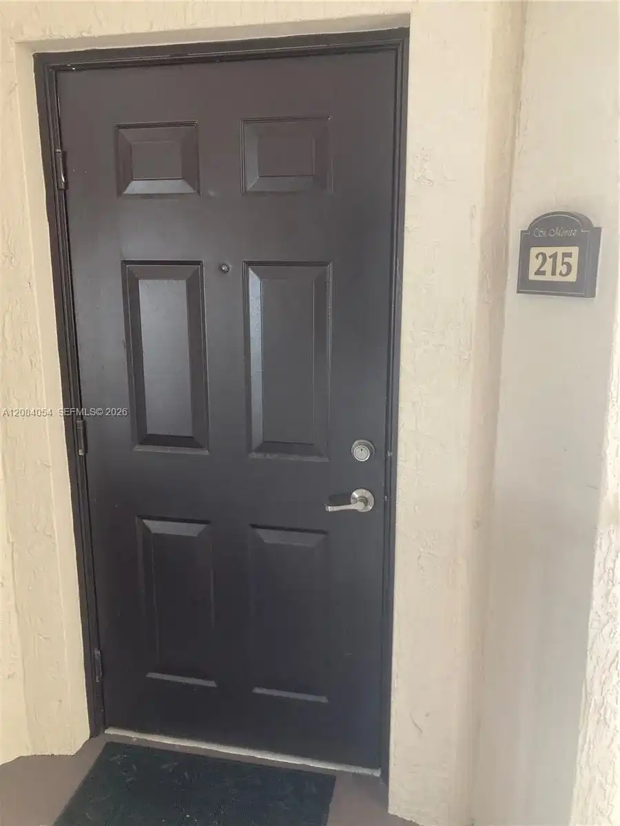 11503 NW 89th St # 215, Doral FL 33178