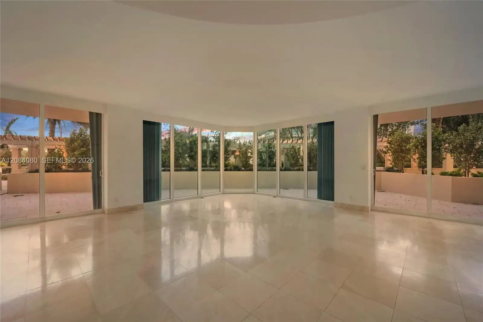 300 S Pointe Dr # 303, Miami Beach FL 33139