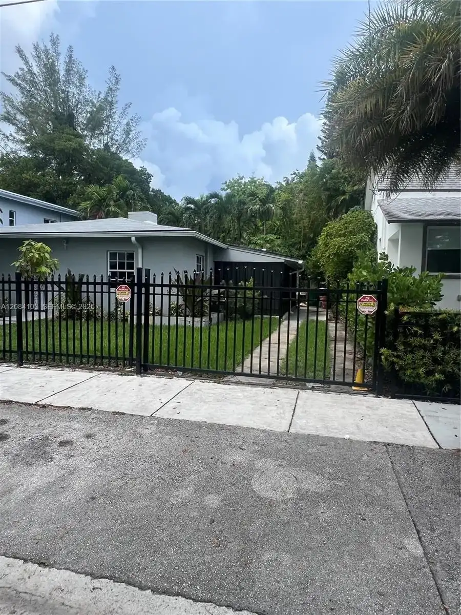 445-47 NE 69th St # 447, Miami FL 33138
