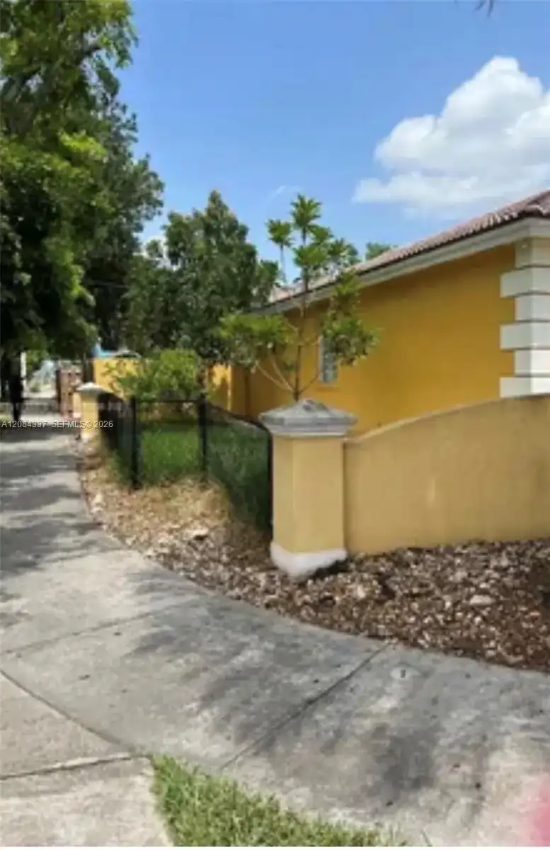 5 SW 15th Ave, Homestead FL 33030