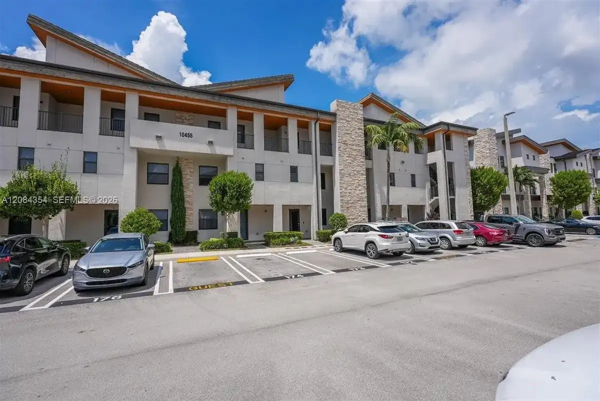 10455 NW 82nd St # 10, Doral FL 33178