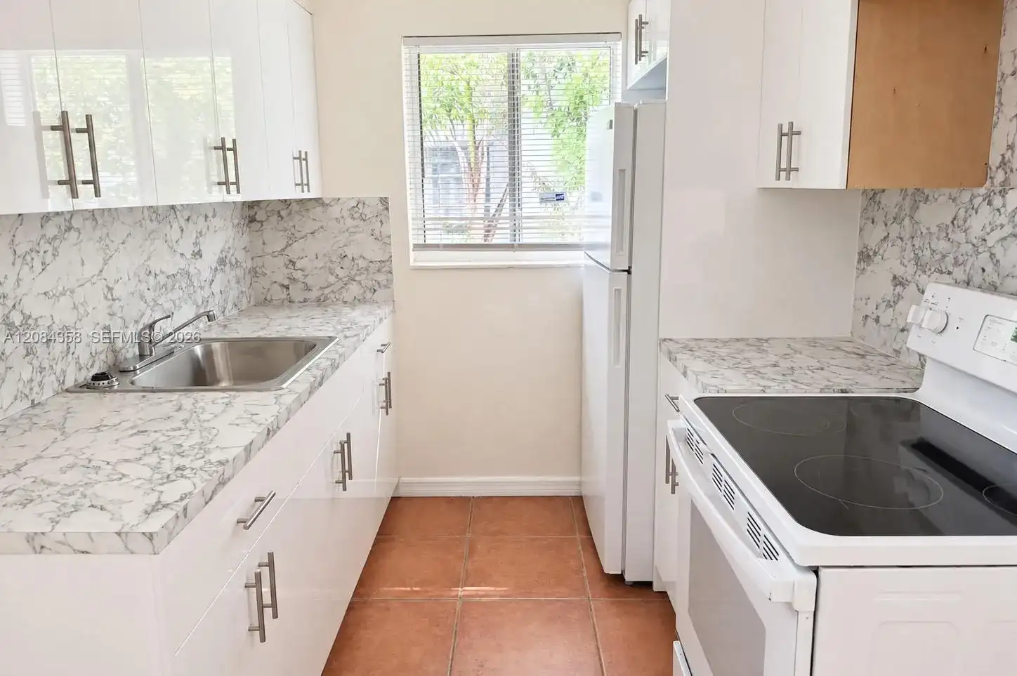 300 SE 9th Ct # 8, Hallandale Beach FL 33009