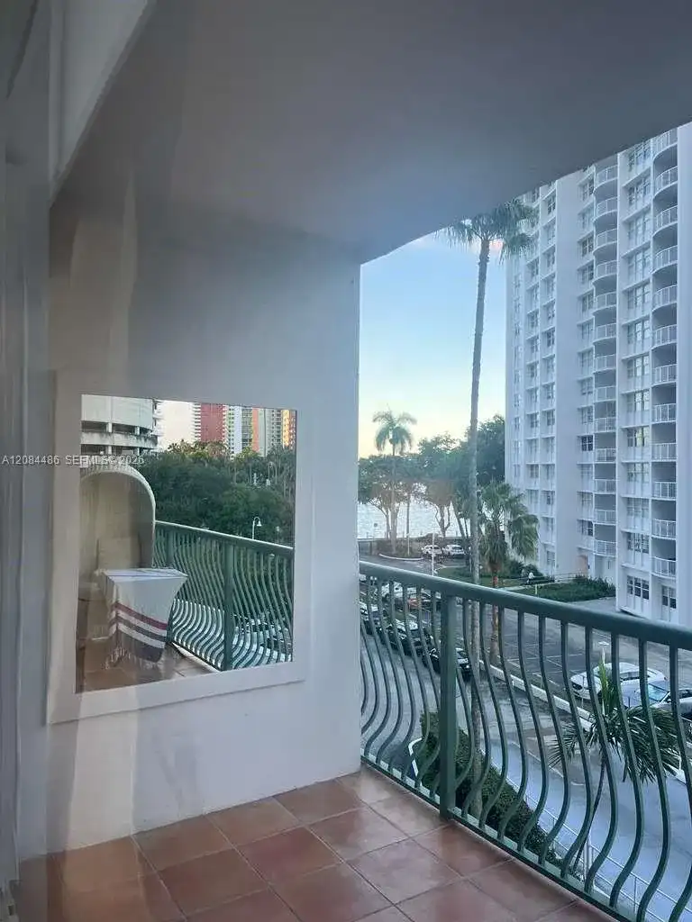 1408 Brickell Bay Dr # 402, Miami FL 33131