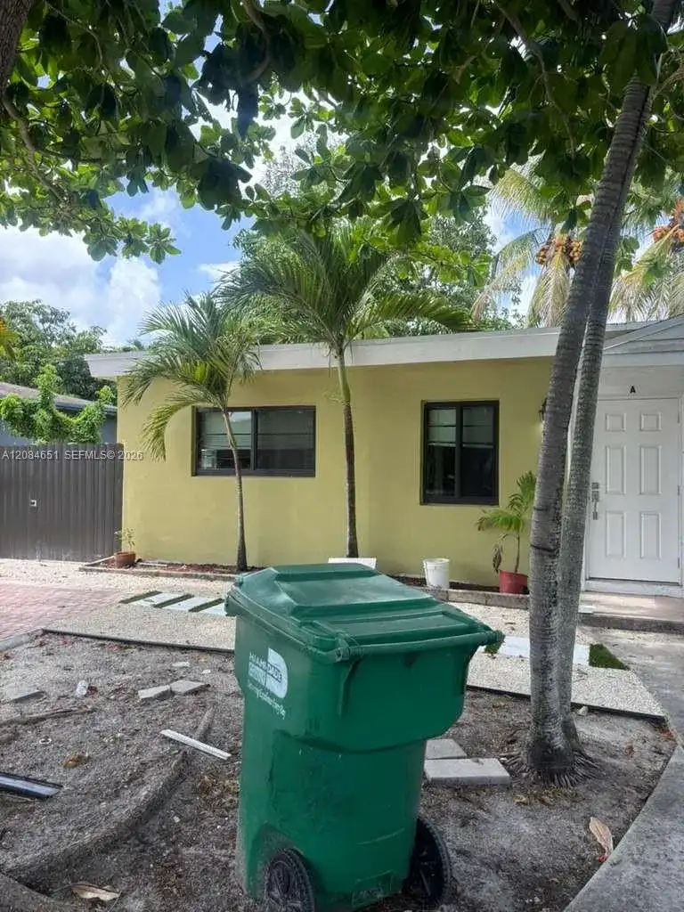 1167 NW 112th St # A, Miami FL 33168