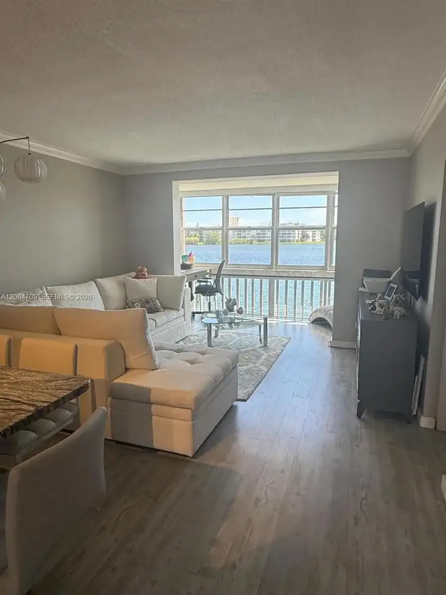 18555 NE 14th Ave # 619, Miami FL 33179