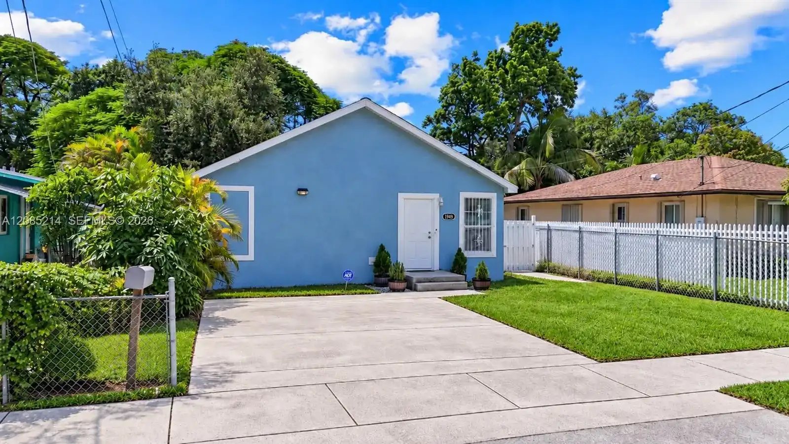 1958 NW 59th St, Miami FL 33142