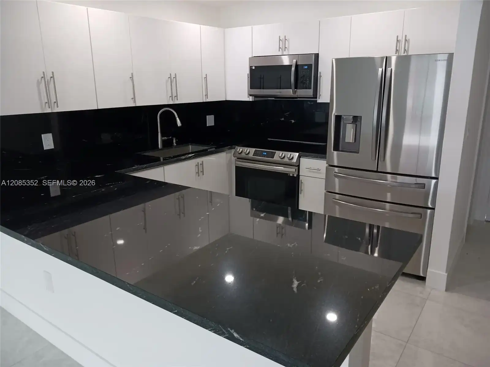 6070 W 19th Ave # 316, Hialeah FL 33012
