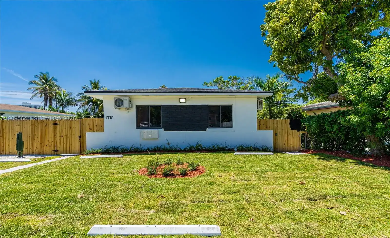 1350 NE 111th St, Miami FL 33161