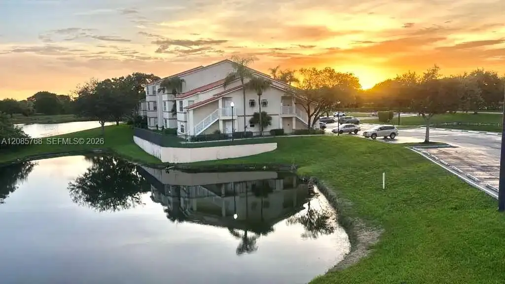 3350 NW Pinewalk Dr N # 1427, Margate FL 33063