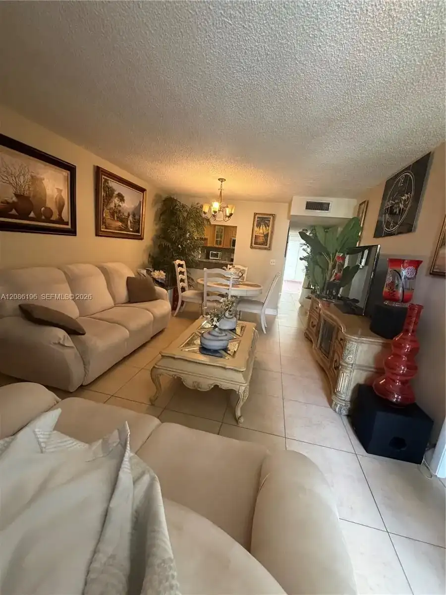 10090 NW 80 CT # 1327, Hialeah Gardens FL 33016