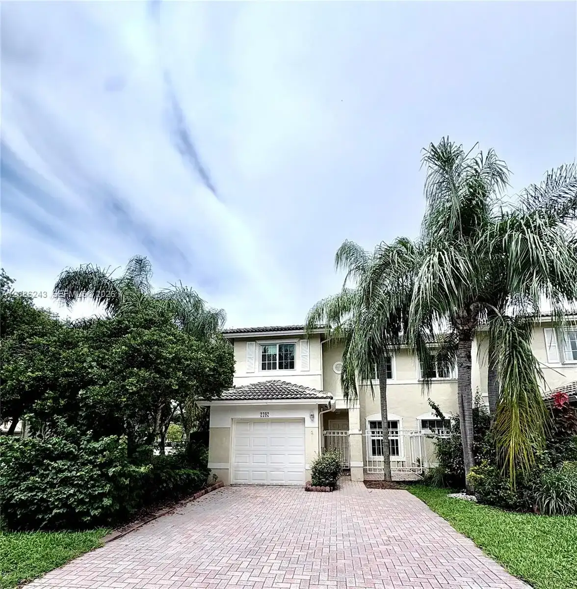 2297 NW 171st Ter, Pembroke Pines FL 33028