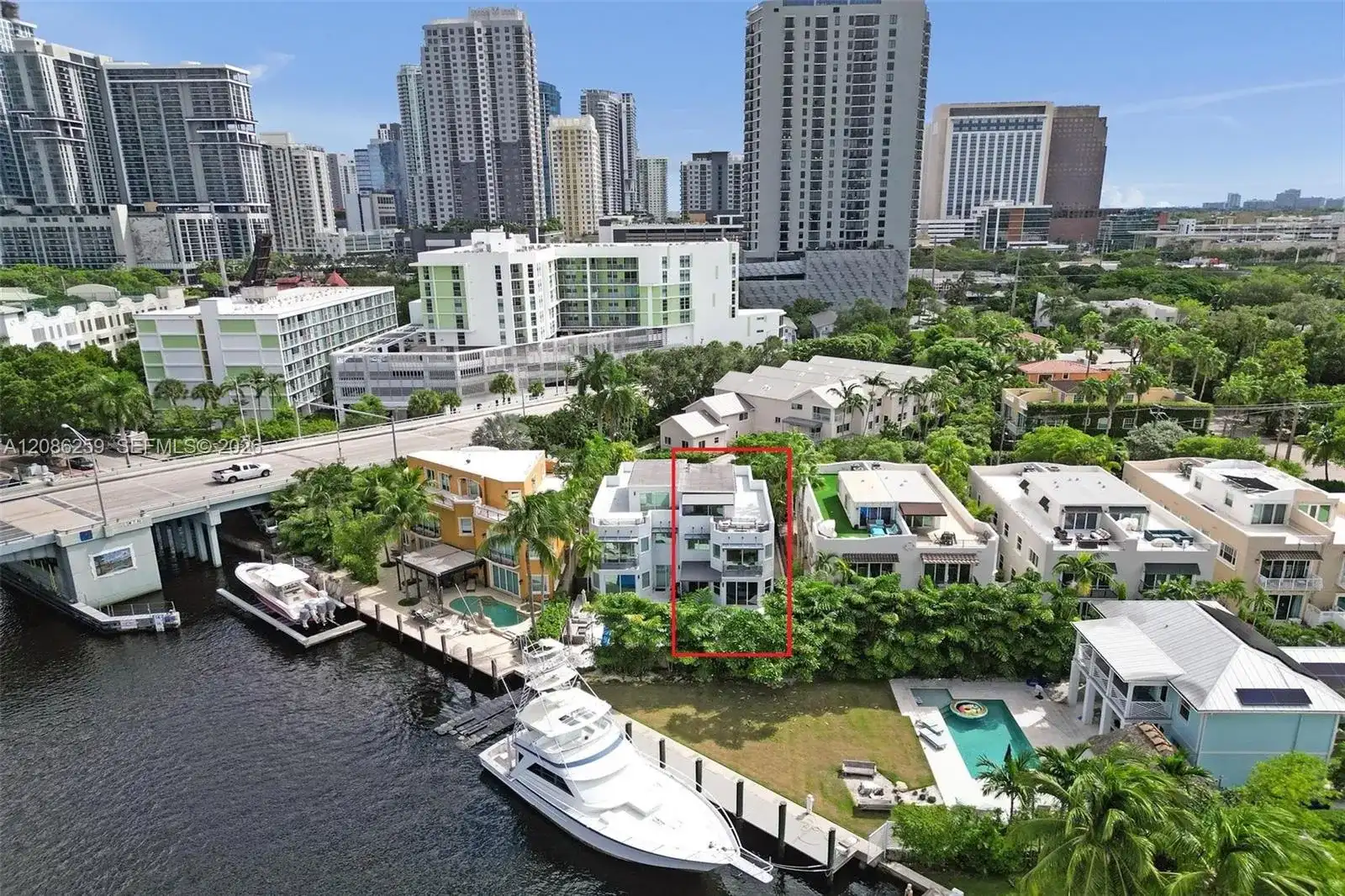 453 SW 5th Ave, Fort Lauderdale FL 33315