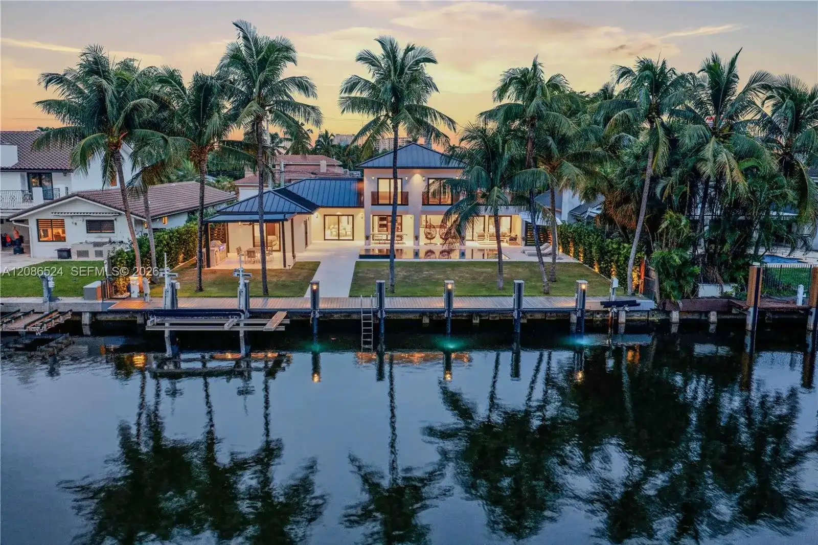 415 Holiday Dr, Hallandale Beach FL 33009