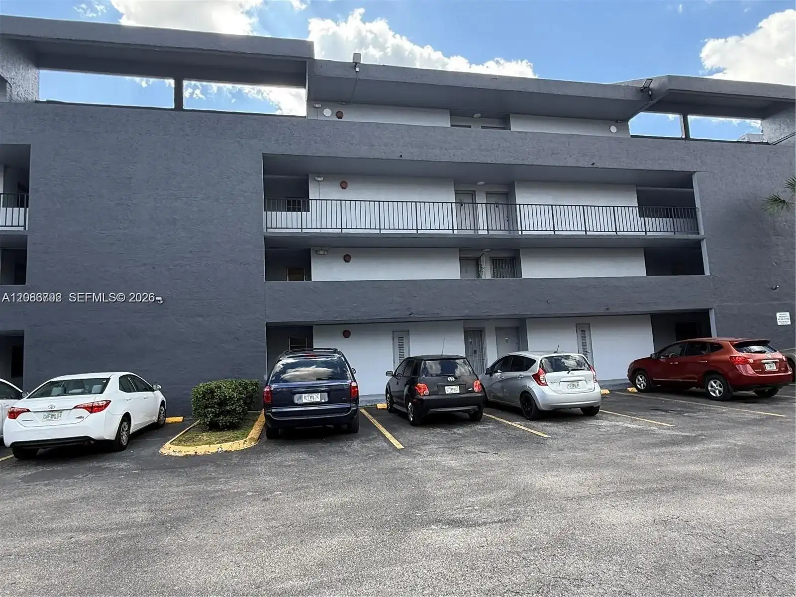8821 W Flagler St # 411, Miami FL 33174