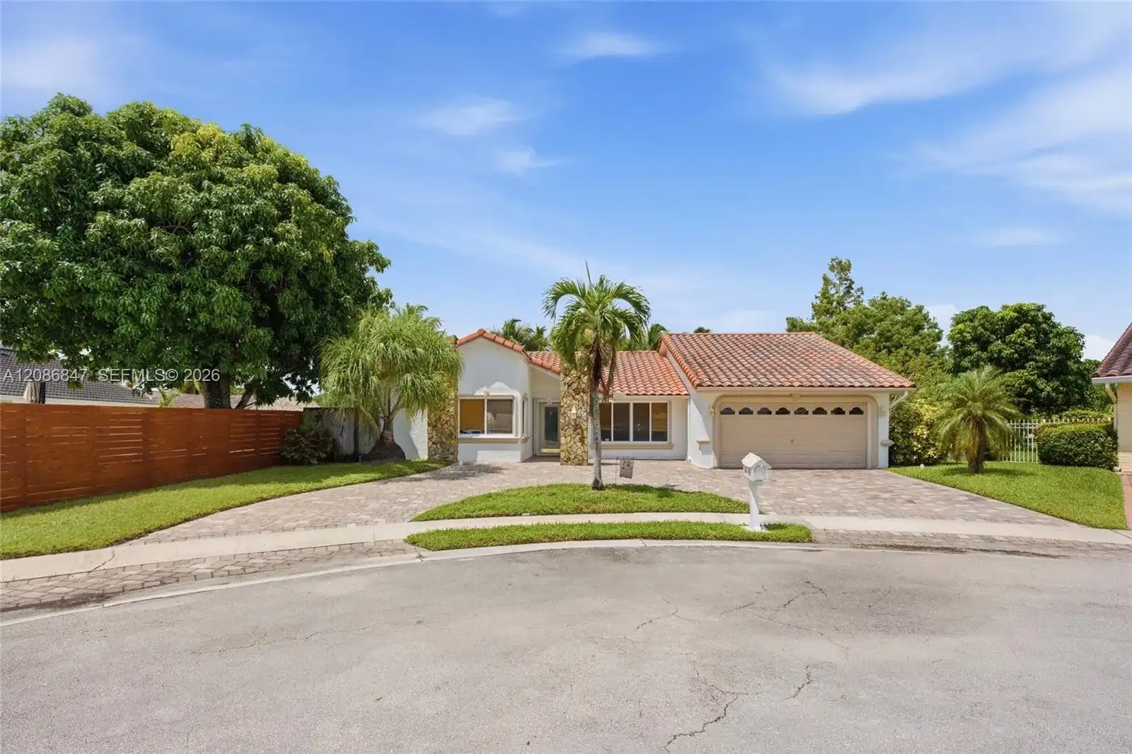 511 NW 104th Ave, Plantation FL 33324
